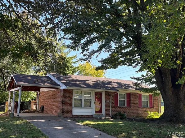 2064 Northernlimits Dr, Florissant, MO 63031