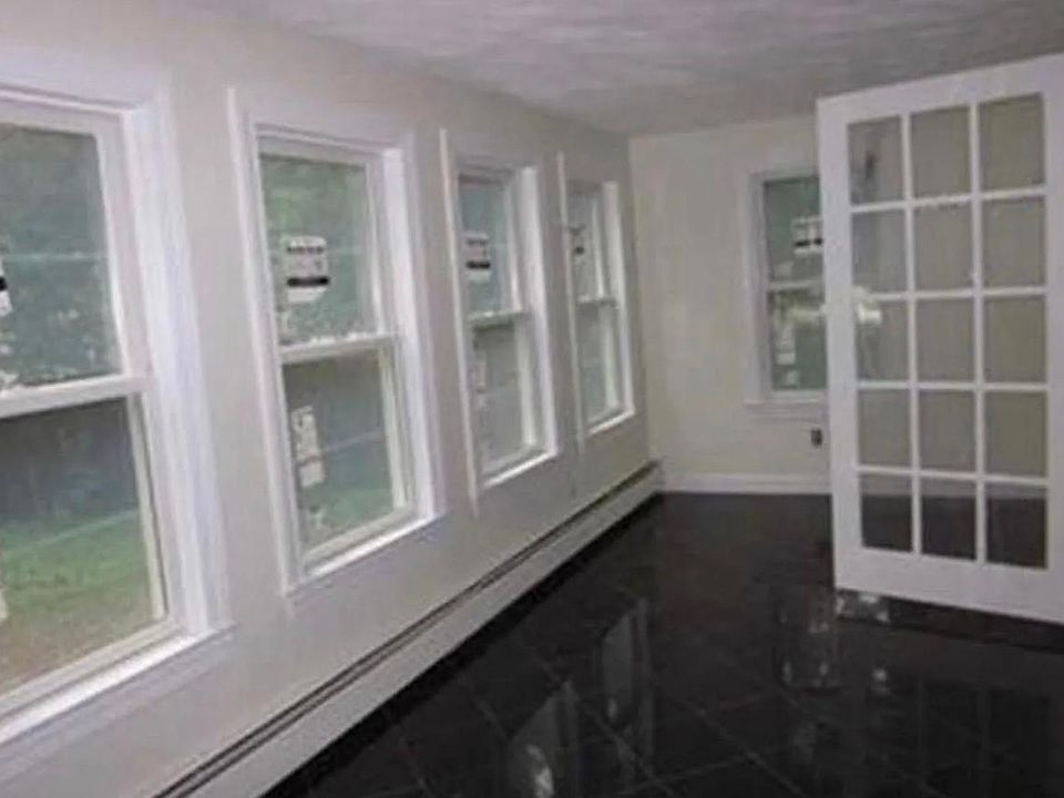 1st image of 52 Dascomb Rd