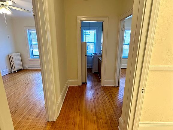 4th image of 1929 Fremont Ave S APT 24