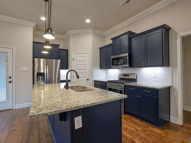 12786 Juniors Dr — Photo 3
