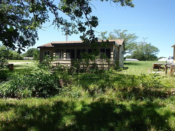 5th image of 335 E Lakeside Dr