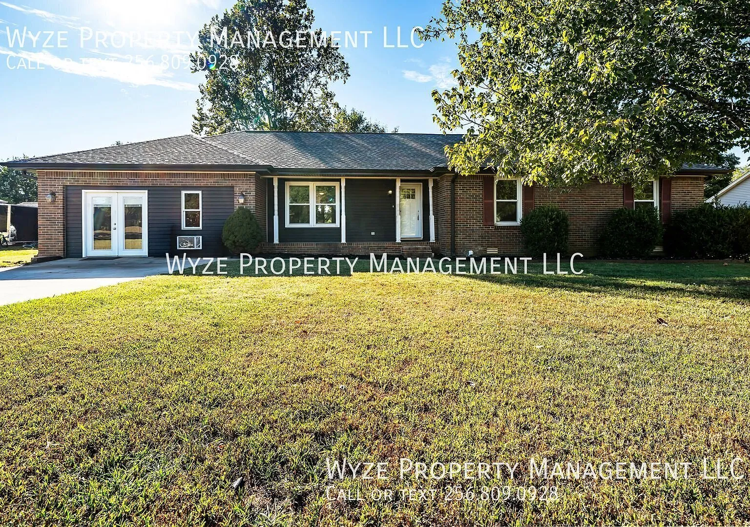 Large Ranch in a beautiful neighborhood! — Photo 1