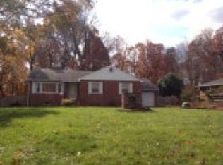 10715 Oak Pl, Fairfax, VA 22030