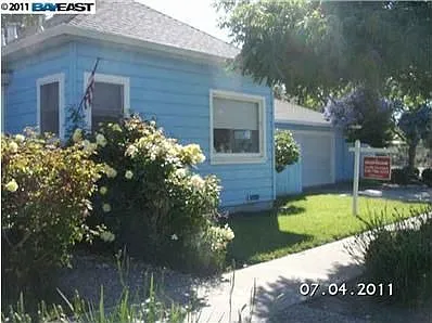 40801 Lincoln St photo 1