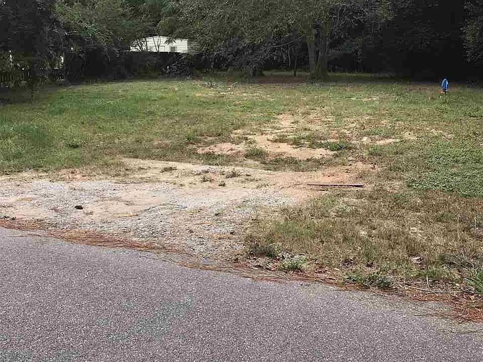 2nd image of 9921 Windy Hill Rd