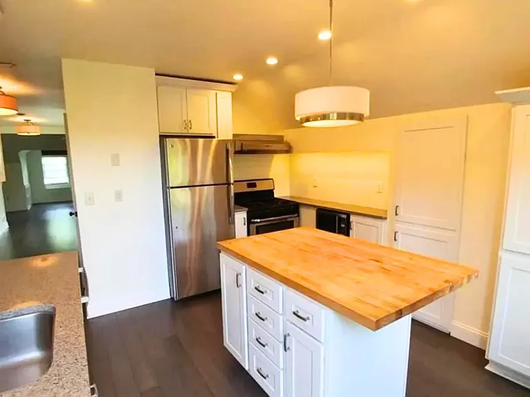15 S Goodman St #3 — Photo 2