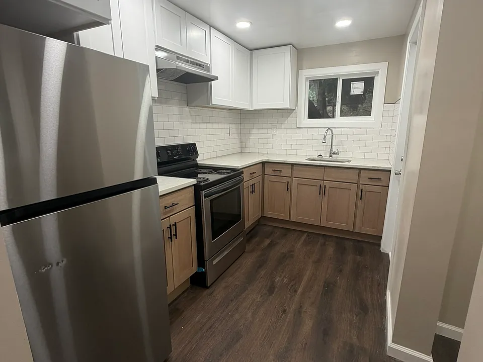 1216-1218 S 6th Ave #1216