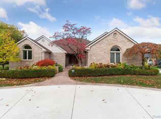 1966 Dell Rose Dr, Bloomfield Hills, MI 48302