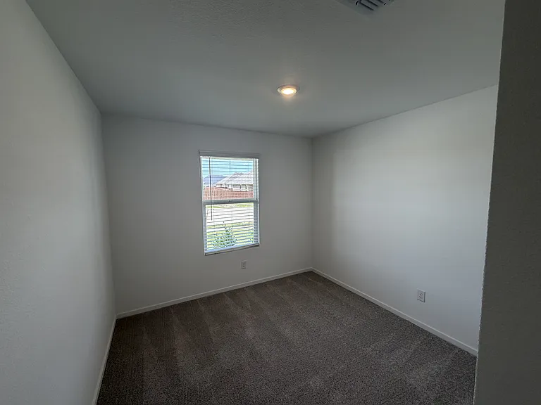 624 Criner St — Photo 7