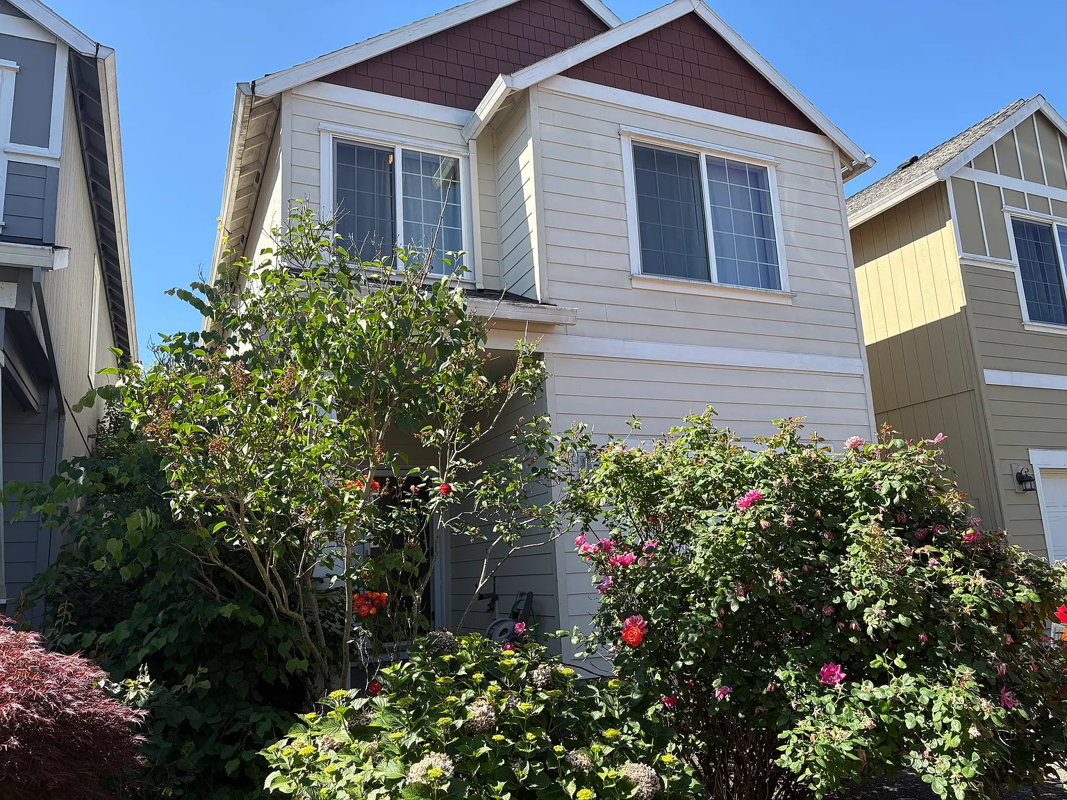 3 bed, 2.5 bath, 1664 sqft, $2,300 — Photo 2