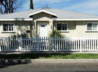 18313 Sylvan St, Tarzana, CA 91335