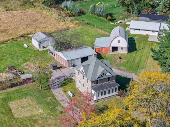 S2663 County Road V, Reedsburg, WI 53959
