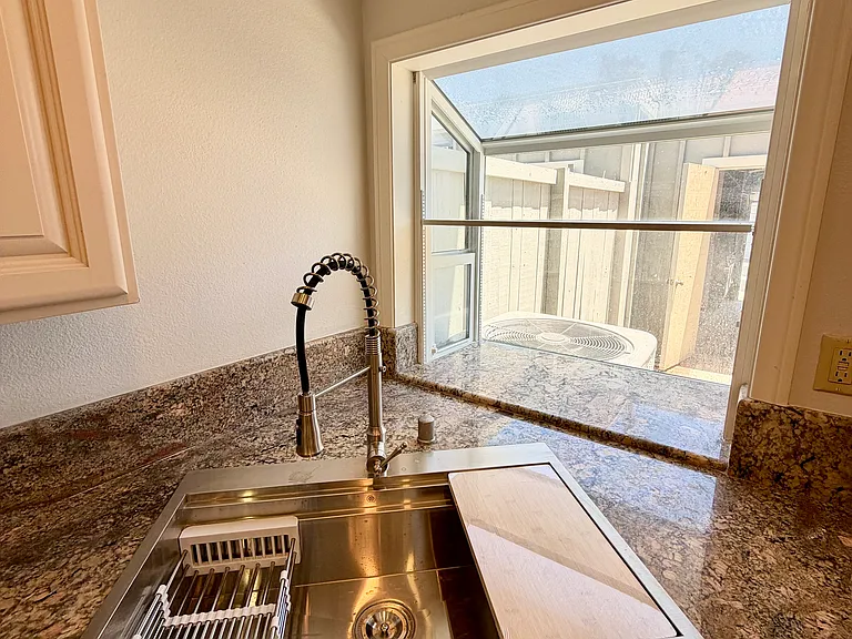319 Spinnaker Way — Photo 14