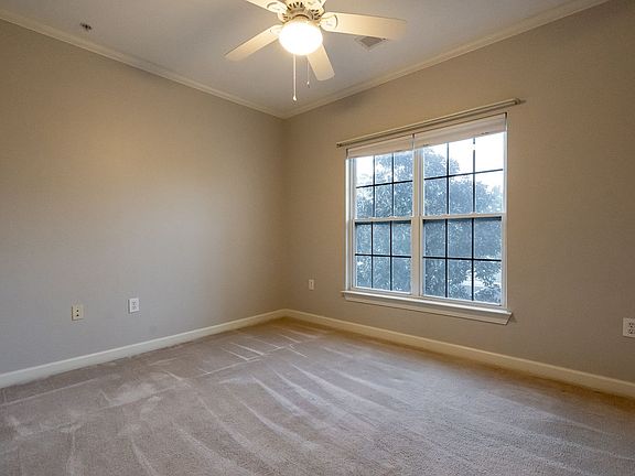 4th image of 2820 Bloomfield Ln Unit 202