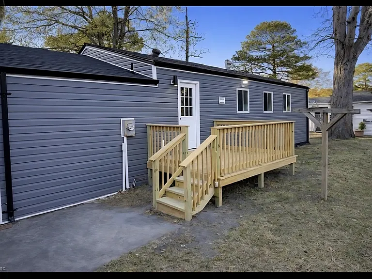 1203 Baskerville Ln — Photo 11