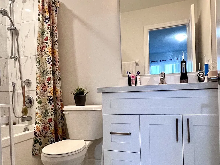 99 Haggert Ave N — Photo 29