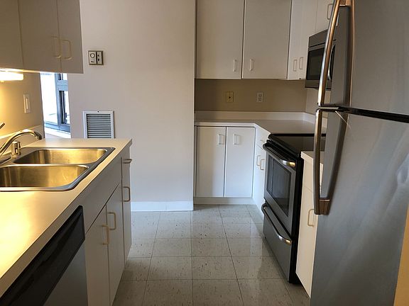 3rd image of 401 E Ontario St APT 402