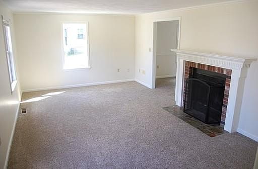 3rd image of 119 Newton St