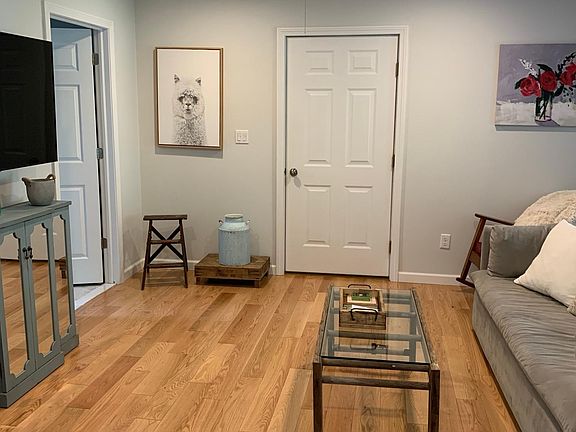 3rd image of 194 Church St #1