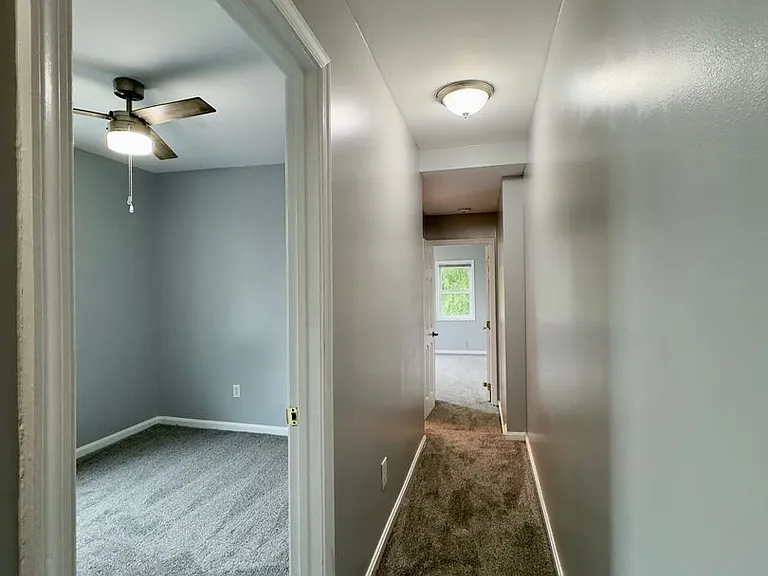 104 E Clement St — Photo 14