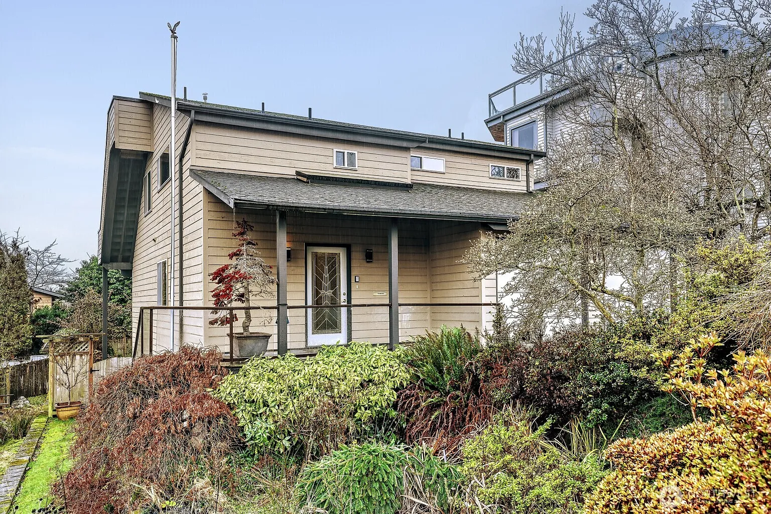 2329 W Smith Street photo 1