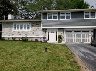 201 Eden Roc Cir, Syracuse, NY 13214