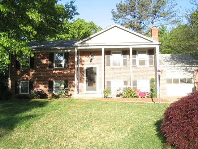 1st image of 6822 Stoneybrooke Ln
