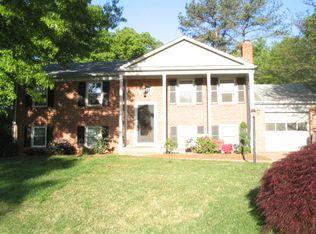 6822 Stoneybrooke Ln, Alexandria, VA 22306