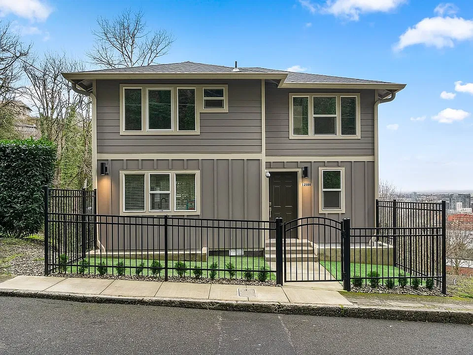 1299 SW Cardinell Dr #B