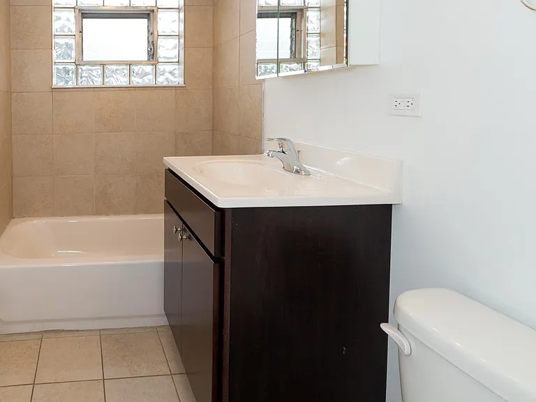 6454 N NW Highway — Photo 8