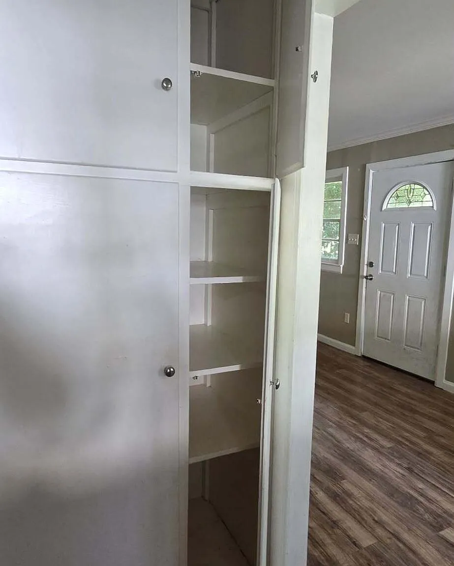 3 bed, 1100 sqft, $1,200 — Photo 4