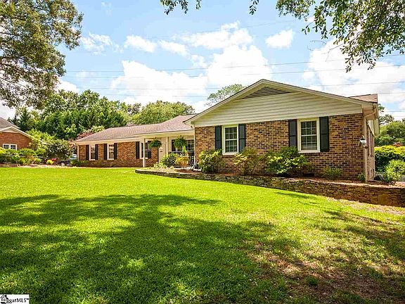 3rd image of 219 Donington Dr