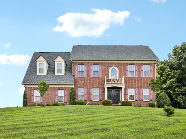 141 Hawkes Ct