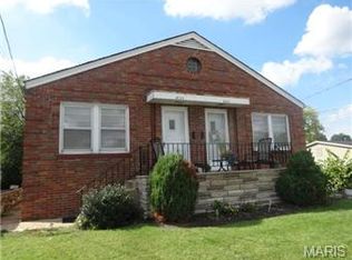 8727 Mackenzie Rd, Saint Louis, MO 63123