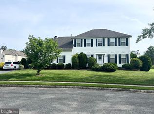 5 Primrose Dr, Burlington, NJ 08016