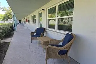 2 bed, 1010 sqft, $1,350 — Photo 3