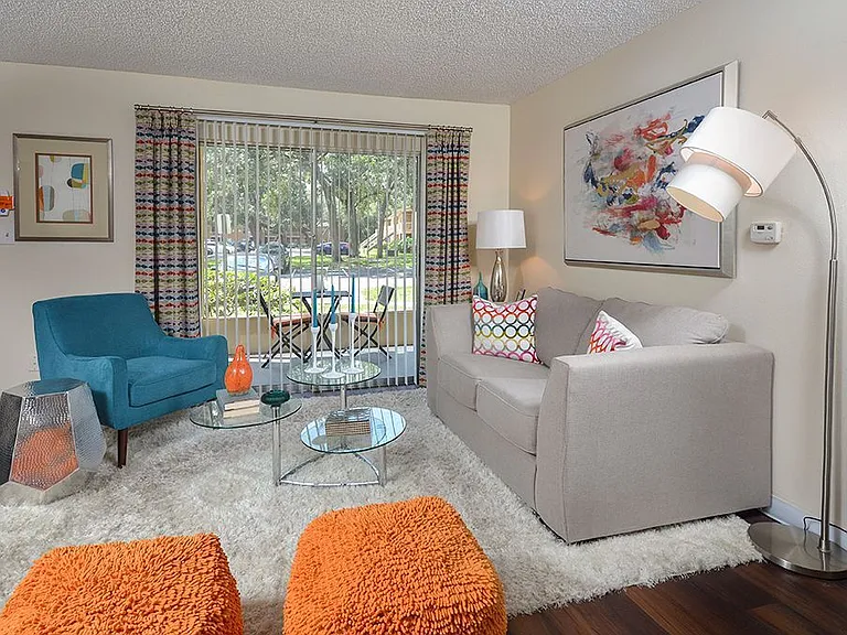 Windwood Oaks Apartments — Photo 19