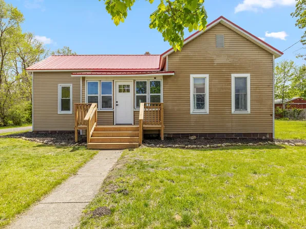 156 W Beech St NE, Cedar Springs, MI 49319