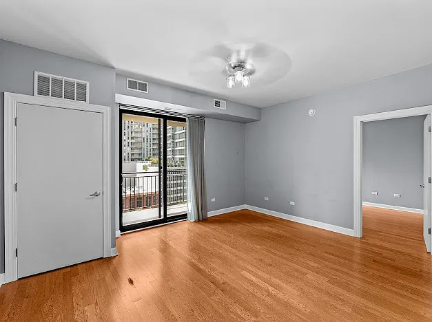 451 W Huron St #811 — Photo 8