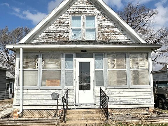 2nd image of 1261 Laurel St
