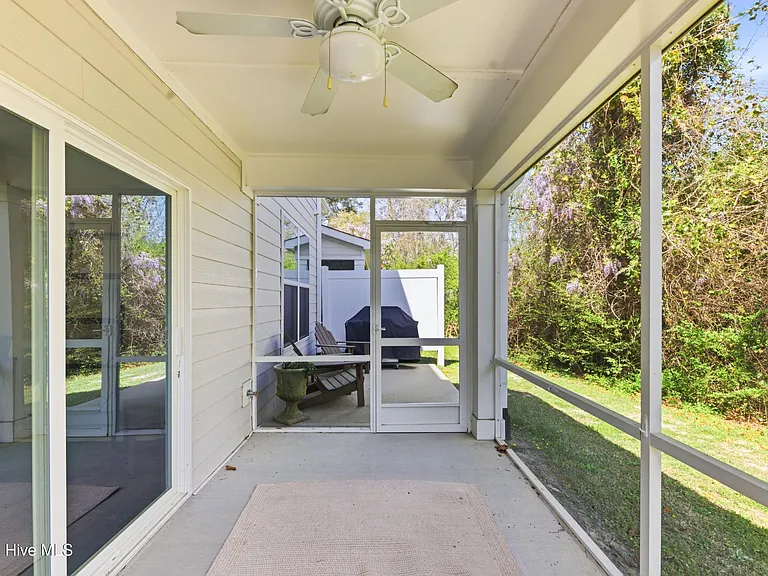 4406 Finch Ln — Photo 33