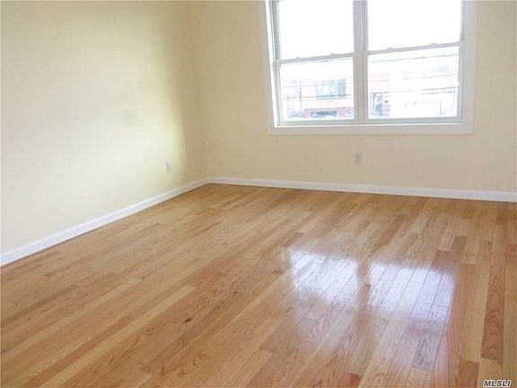 5th image of 25 Washington Ave #1