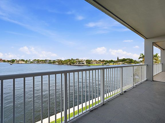 4th image of 1201 S Riverside Drive #306