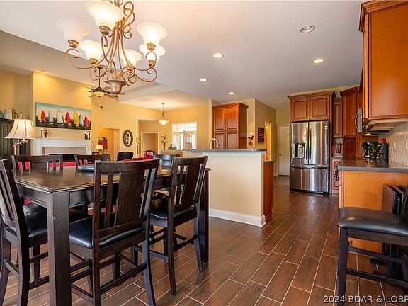 5th image of 343 Country Club Dr