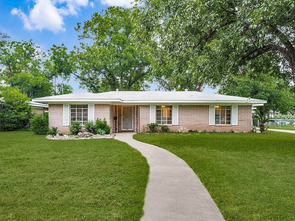 1st image of 115 Beverly Dr