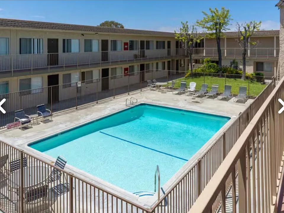 Villa Serena Apts
