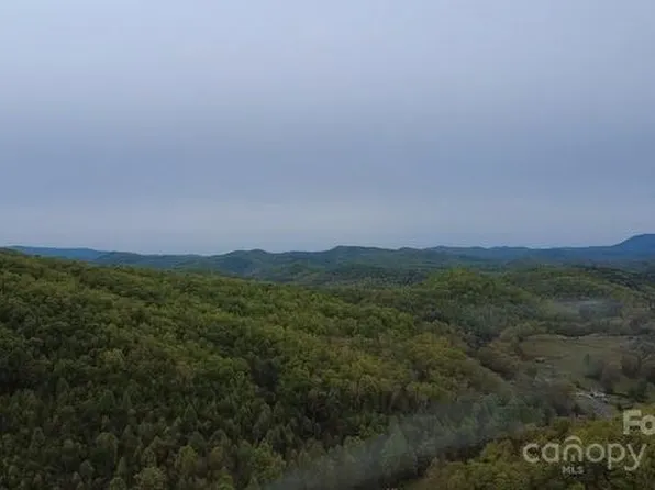 27 Sweetwater Ridge Rd, Balsam Grove, NC 28708