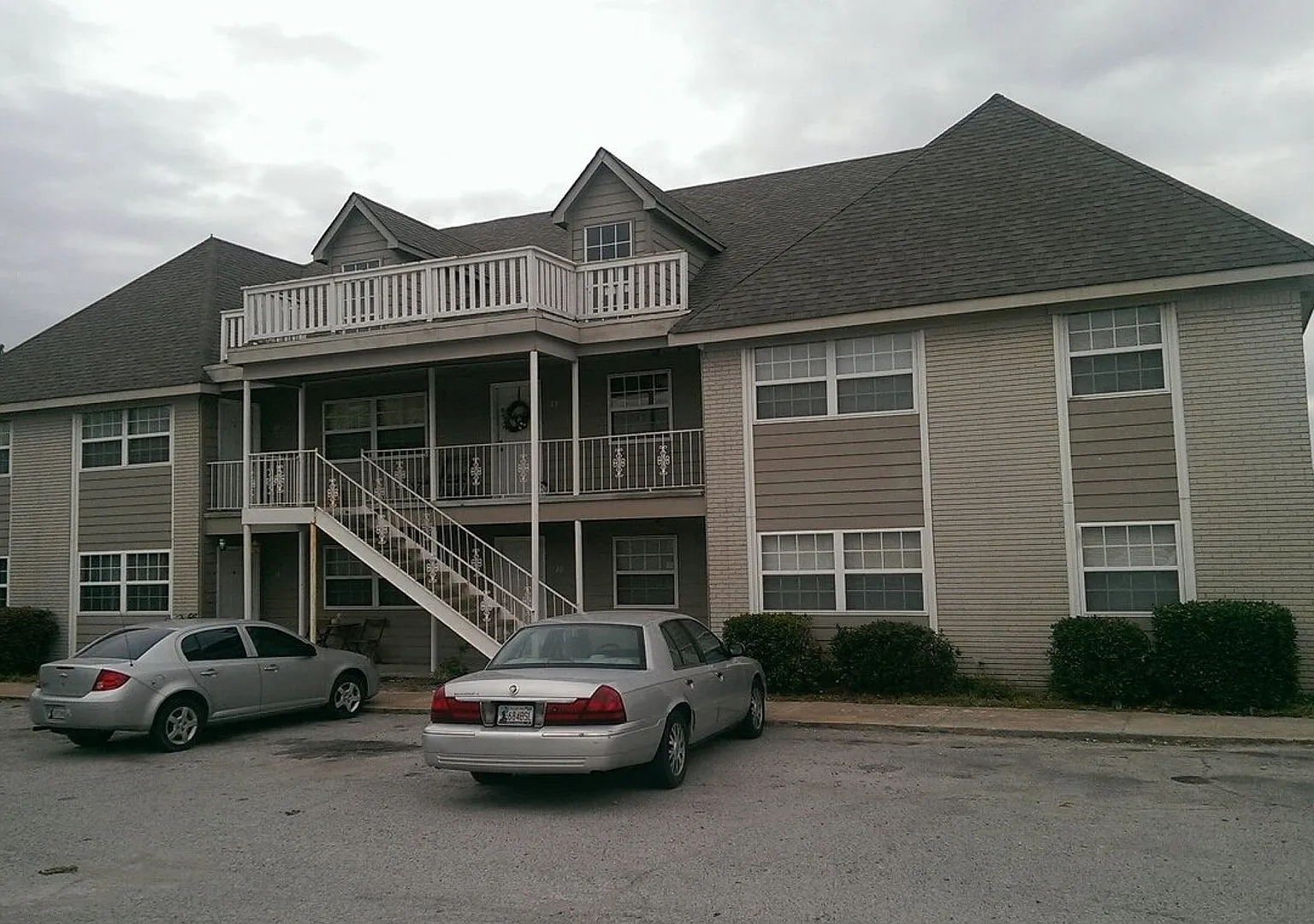 Glenwood Plaza Apartments — Photo 2