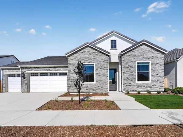 2262 N Marion Ave, Clovis, CA 93619