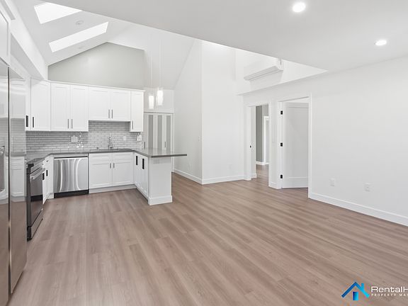 4th image of 5746 Allott Ave